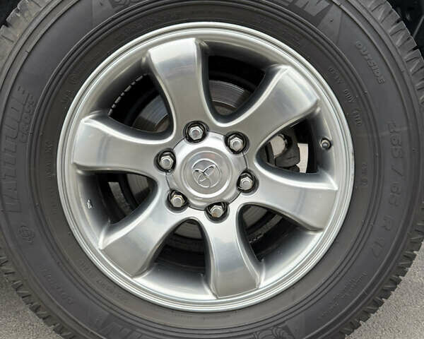 Черный Тойота Ленд Крузер Прадо, объемом двигателя 0 л и пробегом 255 тыс. км за 26000 $, фото 15 на Automoto.ua