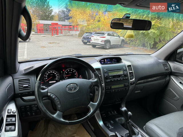 Черный Тойота Ленд Крузер Прадо, объемом двигателя 4 л и пробегом 362 тыс. км за 14000 $, фото 9 на Automoto.ua