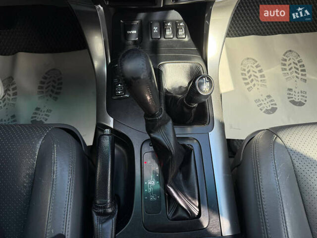 Чорний Тойота Ленд Крузер Прадо, об'ємом двигуна 3.96 л та пробігом 281 тис. км за 15900 $, фото 18 на Automoto.ua