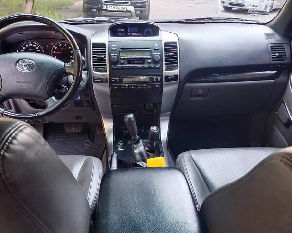 Черный Тойота Ленд Крузер Прадо, объемом двигателя 4 л и пробегом 112 тыс. км за 23500 $, фото 7 на Automoto.ua