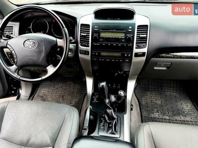 Черный Тойота Ленд Крузер Прадо, объемом двигателя 3.96 л и пробегом 170 тыс. км за 18700 $, фото 9 на Automoto.ua