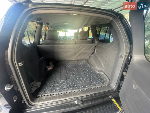 Черный Тойота Ленд Крузер Прадо, объемом двигателя 4 л и пробегом 690 тыс. км за 14500 $, фото 6 на Automoto.ua