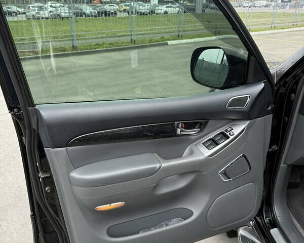 Черный Тойота Ленд Крузер Прадо, объемом двигателя 0 л и пробегом 255 тыс. км за 26000 $, фото 18 на Automoto.ua