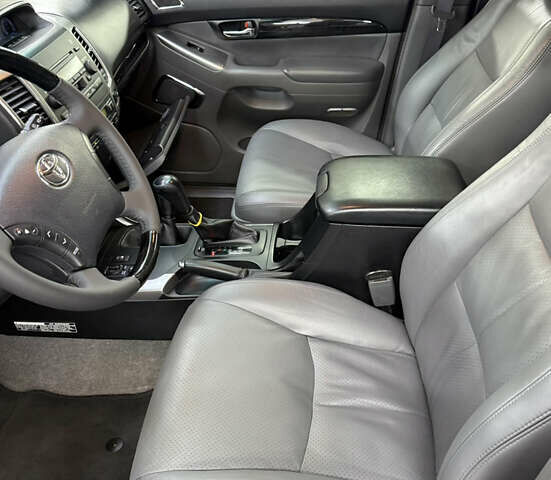 Черный Тойота Ленд Крузер Прадо, объемом двигателя 0 л и пробегом 255 тыс. км за 26000 $, фото 16 на Automoto.ua