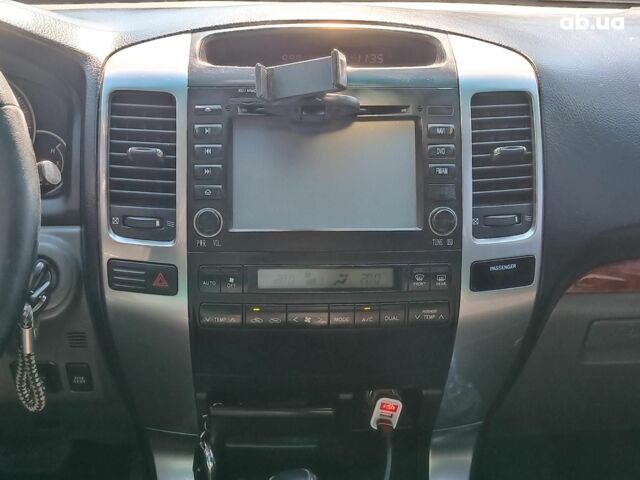 Черный Тойота Ленд Крузер Прадо, объемом двигателя 4 л и пробегом 355 тыс. км за 15990 $, фото 18 на Automoto.ua