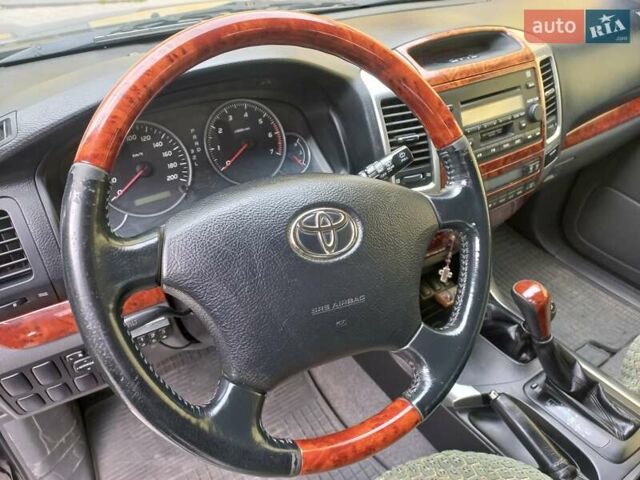 Черный Тойота Ленд Крузер Прадо, объемом двигателя 2.7 л и пробегом 128 тыс. км за 15000 $, фото 23 на Automoto.ua
