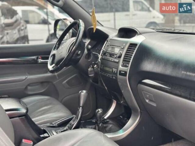 Черный Тойота Ленд Крузер Прадо, объемом двигателя 3.96 л и пробегом 231 тыс. км за 16700 $, фото 2 на Automoto.ua