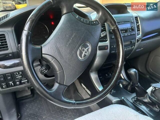 Черный Тойота Ленд Крузер Прадо, объемом двигателя 3.96 л и пробегом 395 тыс. км за 16900 $, фото 14 на Automoto.ua