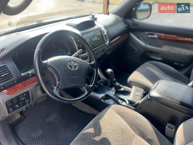 Чорний Тойота Ленд Крузер Прадо, об'ємом двигуна 4 л та пробігом 280 тис. км за 15000 $, фото 15 на Automoto.ua