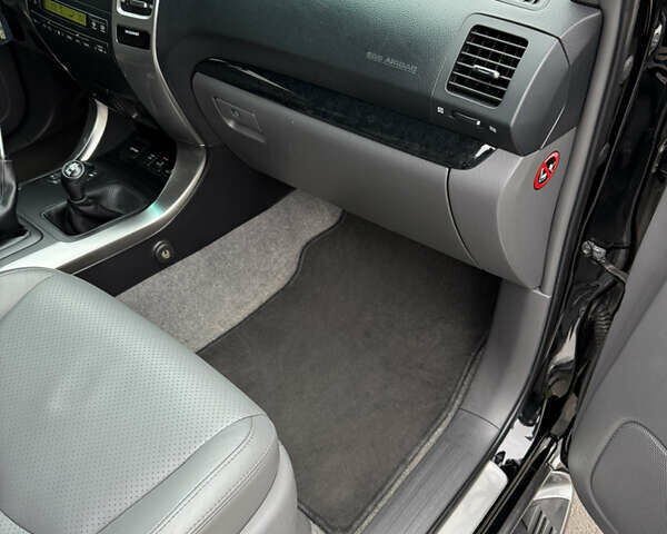 Черный Тойота Ленд Крузер Прадо, объемом двигателя 0 л и пробегом 255 тыс. км за 26000 $, фото 21 на Automoto.ua