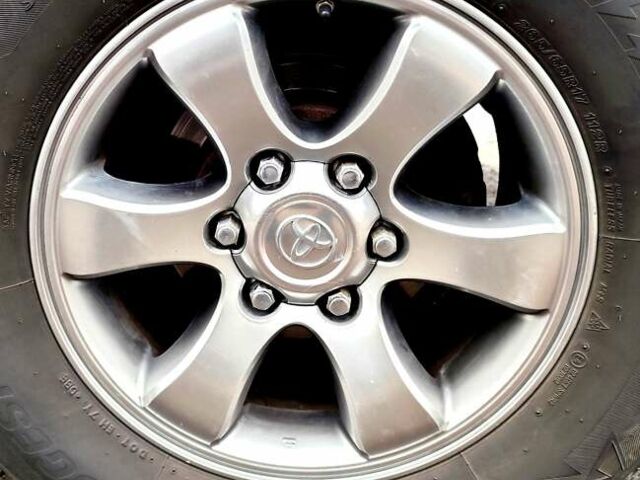 Черный Тойота Ленд Крузер Прадо, объемом двигателя 3.96 л и пробегом 170 тыс. км за 18700 $, фото 16 на Automoto.ua