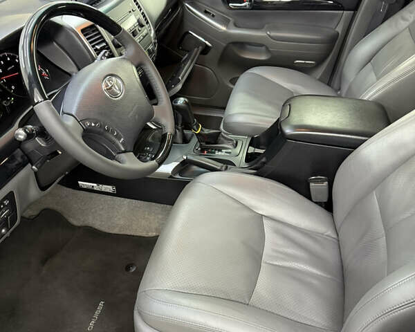 Черный Тойота Ленд Крузер Прадо, объемом двигателя 0 л и пробегом 255 тыс. км за 26000 $, фото 17 на Automoto.ua