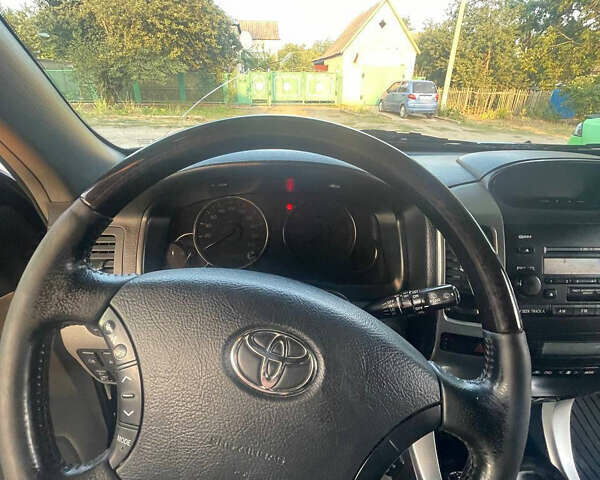 Черный Тойота Ленд Крузер Прадо, объемом двигателя 4 л и пробегом 690 тыс. км за 14500 $, фото 2 на Automoto.ua