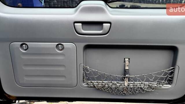 Черный Тойота Ленд Крузер Прадо, объемом двигателя 3.96 л и пробегом 170 тыс. км за 18700 $, фото 15 на Automoto.ua