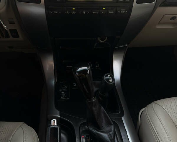 Черный Тойота Ленд Крузер Прадо, объемом двигателя 4 л и пробегом 293 тыс. км за 20000 $, фото 11 на Automoto.ua