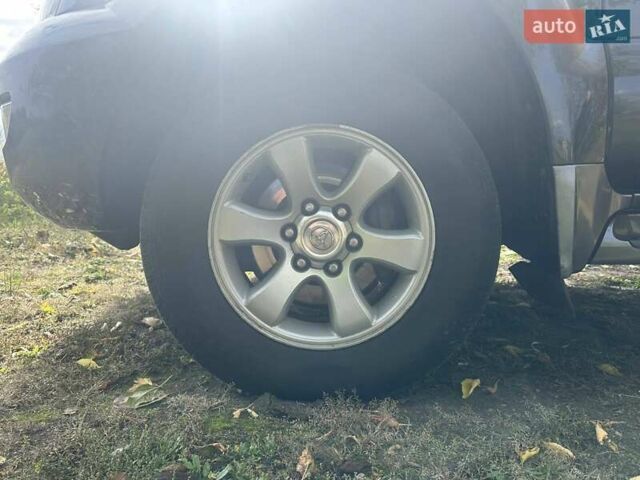 Чорний Тойота Ленд Крузер Прадо, об'ємом двигуна 4 л та пробігом 221 тис. км за 18300 $, фото 6 на Automoto.ua