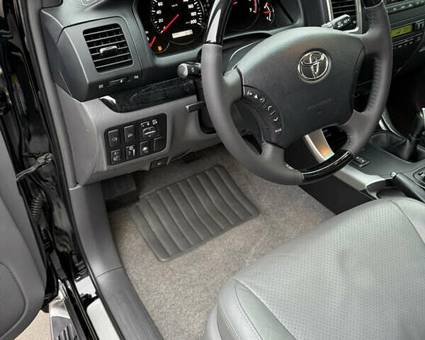 Черный Тойота Ленд Крузер Прадо, объемом двигателя 0 л и пробегом 255 тыс. км за 26000 $, фото 19 на Automoto.ua