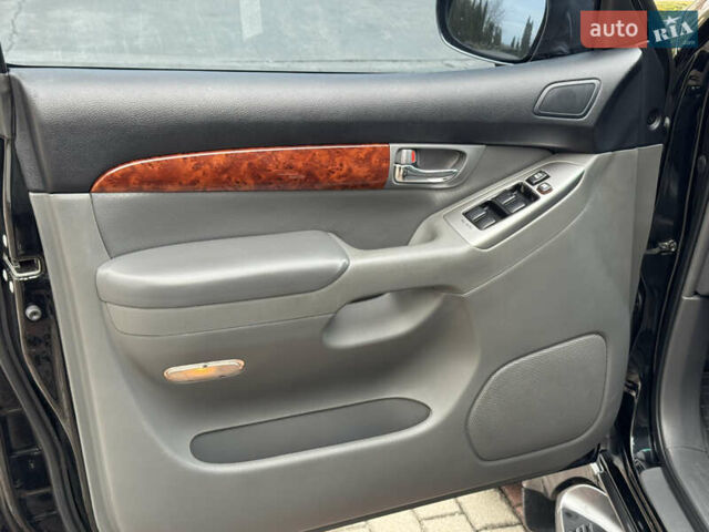 Черный Тойота Ленд Крузер Прадо, объемом двигателя 4 л и пробегом 65 тыс. км за 24999 $, фото 12 на Automoto.ua