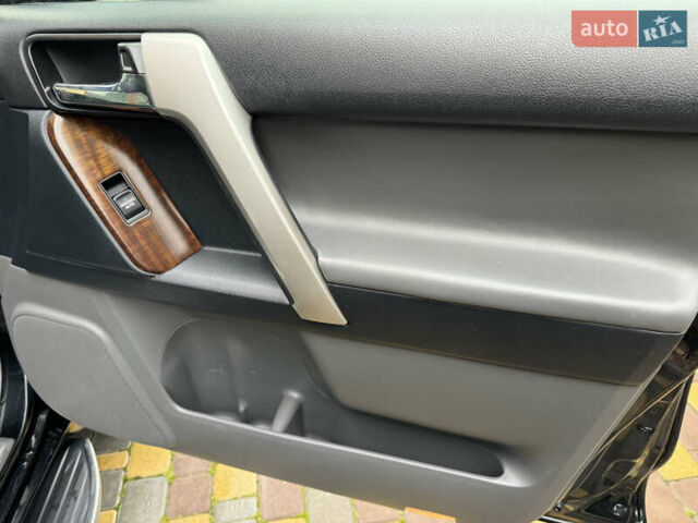 Черный Тойота Ленд Крузер Прадо, объемом двигателя 3.96 л и пробегом 203 тыс. км за 24500 $, фото 27 на Automoto.ua