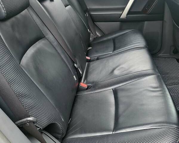 Черный Тойота Ленд Крузер Прадо, объемом двигателя 3.96 л и пробегом 202 тыс. км за 22999 $, фото 9 на Automoto.ua