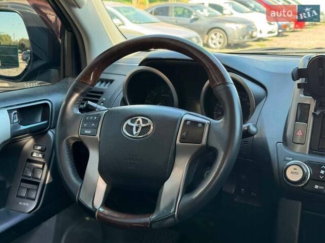 Черный Тойота Ленд Крузер Прадо, объемом двигателя 2.69 л и пробегом 338 тыс. км за 20000 $, фото 11 на Automoto.ua