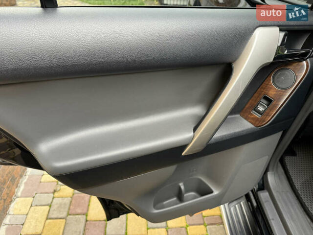 Черный Тойота Ленд Крузер Прадо, объемом двигателя 3.96 л и пробегом 203 тыс. км за 24500 $, фото 33 на Automoto.ua