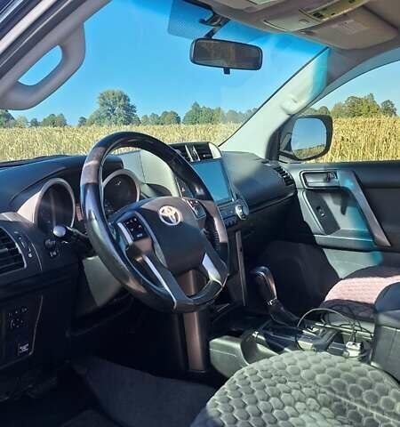 Черный Тойота Ленд Крузер Прадо, объемом двигателя 2.7 л и пробегом 250 тыс. км за 19500 $, фото 4 на Automoto.ua