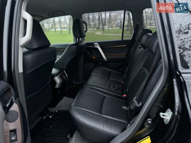 Черный Тойота Ленд Крузер Прадо, объемом двигателя 4 л и пробегом 242 тыс. км за 25000 $, фото 21 на Automoto.ua