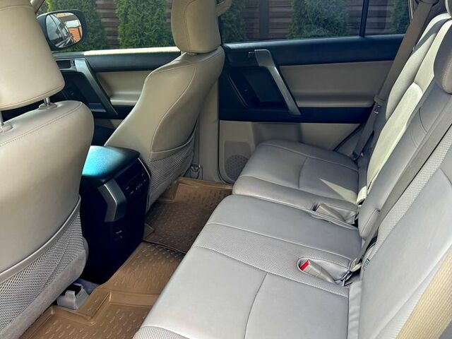 Черный Тойота Ленд Крузер Прадо, объемом двигателя 2.7 л и пробегом 183 тыс. км за 21000 $, фото 3 на Automoto.ua