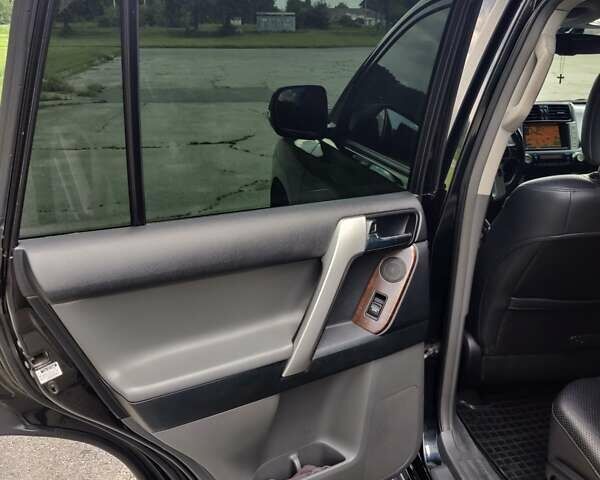 Черный Тойота Ленд Крузер Прадо, объемом двигателя 3 л и пробегом 267 тыс. км за 26000 $, фото 24 на Automoto.ua