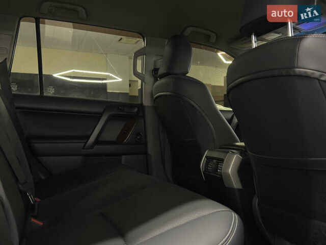 Черный Тойота Ленд Крузер Прадо, объемом двигателя 2.98 л и пробегом 290 тыс. км за 21999 $, фото 20 на Automoto.ua