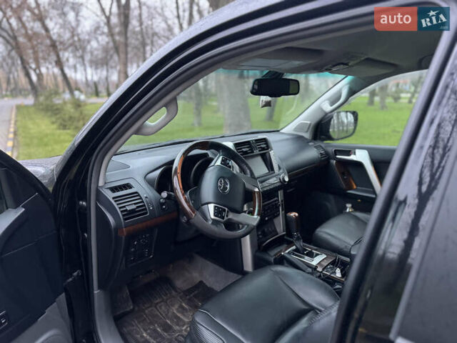 Черный Тойота Ленд Крузер Прадо, объемом двигателя 4 л и пробегом 242 тыс. км за 25000 $, фото 18 на Automoto.ua