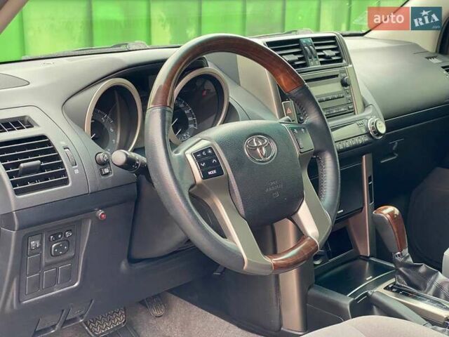 Черный Тойота Ленд Крузер Прадо, объемом двигателя 2.69 л и пробегом 78 тыс. км за 20499 $, фото 17 на Automoto.ua