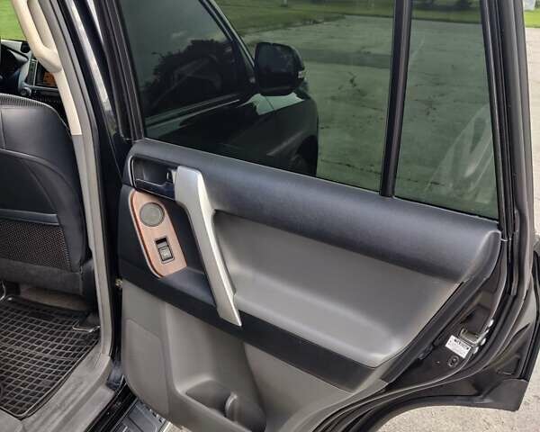 Черный Тойота Ленд Крузер Прадо, объемом двигателя 3 л и пробегом 267 тыс. км за 26000 $, фото 23 на Automoto.ua