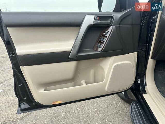 Черный Тойота Ленд Крузер Прадо, объемом двигателя 4 л и пробегом 198 тыс. км за 19700 $, фото 24 на Automoto.ua