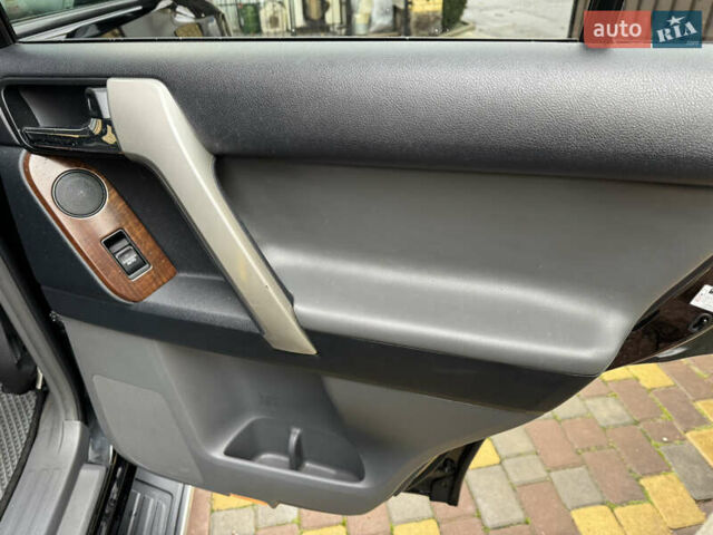 Черный Тойота Ленд Крузер Прадо, объемом двигателя 3.96 л и пробегом 203 тыс. км за 24500 $, фото 29 на Automoto.ua