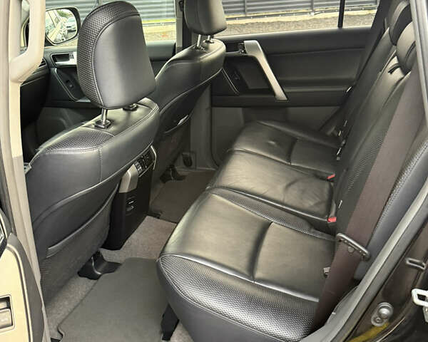 Чорний Тойота Ленд Крузер Прадо, об'ємом двигуна 3 л та пробігом 198 тис. км за 23900 $, фото 10 на Automoto.ua