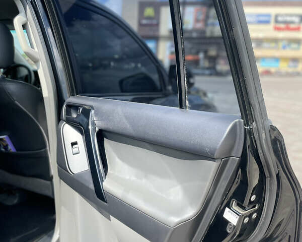 Черный Тойота Ленд Крузер Прадо, объемом двигателя 2.7 л и пробегом 171 тыс. км за 18350 $, фото 25 на Automoto.ua