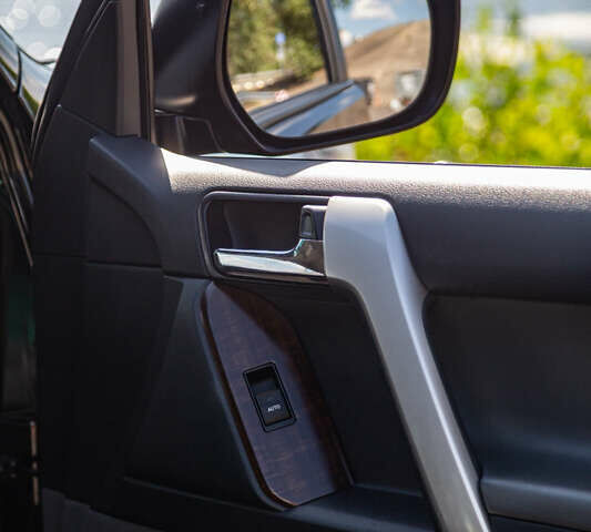 Чорний Тойота Ленд Крузер Прадо, об'ємом двигуна 2.98 л та пробігом 155 тис. км за 26500 $, фото 31 на Automoto.ua