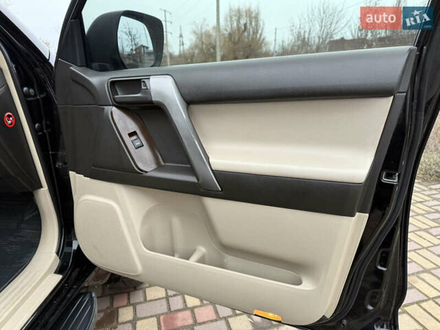 Черный Тойота Ленд Крузер Прадо, объемом двигателя 4 л и пробегом 199 тыс. км за 21600 $, фото 22 на Automoto.ua