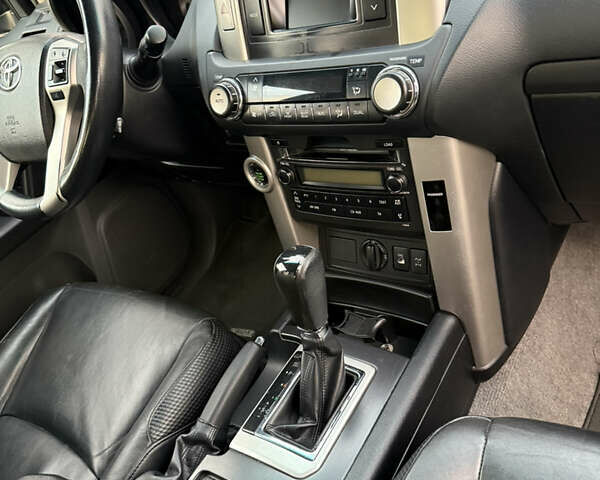 Чорний Тойота Ленд Крузер Прадо, об'ємом двигуна 3 л та пробігом 198 тис. км за 23900 $, фото 18 на Automoto.ua