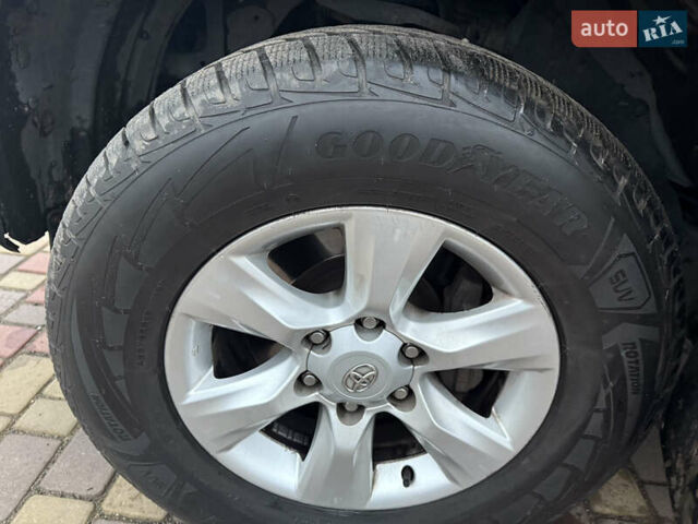 Черный Тойота Ленд Крузер Прадо, объемом двигателя 4 л и пробегом 199 тыс. км за 21600 $, фото 9 на Automoto.ua