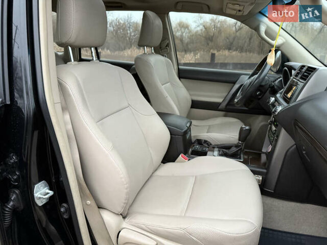 Черный Тойота Ленд Крузер Прадо, объемом двигателя 4 л и пробегом 199 тыс. км за 21600 $, фото 19 на Automoto.ua