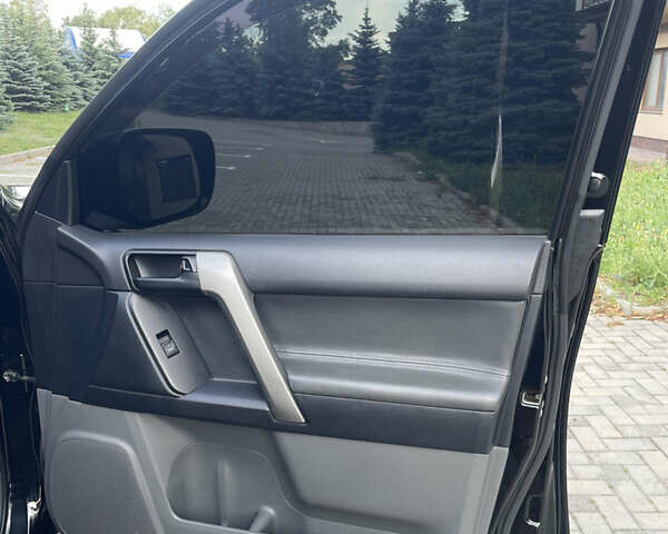Чорний Тойота Ленд Крузер Прадо, об'ємом двигуна 2.69 л та пробігом 134 тис. км за 21900 $, фото 145 на Automoto.ua
