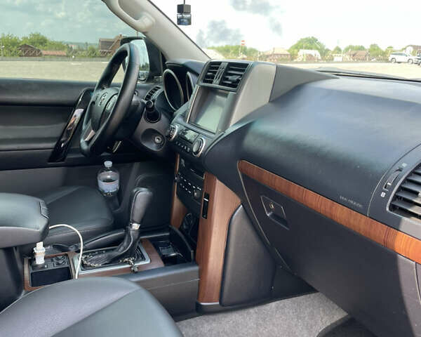 Черный Тойота Ленд Крузер Прадо, объемом двигателя 2.7 л и пробегом 171 тыс. км за 18350 $, фото 19 на Automoto.ua