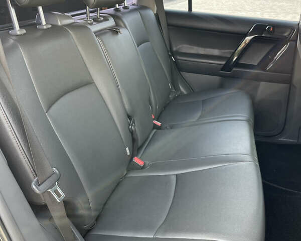 Черный Тойота Ленд Крузер Прадо, объемом двигателя 2.7 л и пробегом 171 тыс. км за 18350 $, фото 24 на Automoto.ua