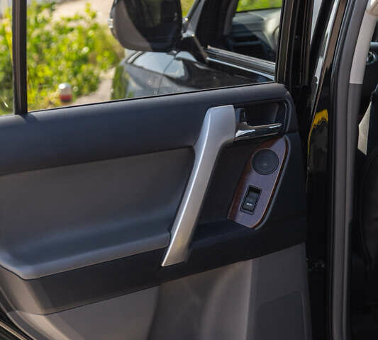 Черный Тойота Ленд Крузер Прадо, объемом двигателя 2.98 л и пробегом 155 тыс. км за 26800 $, фото 35 на Automoto.ua