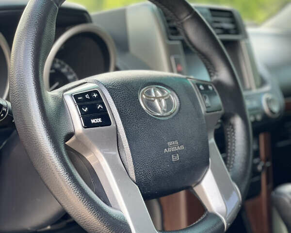 Черный Тойота Ленд Крузер Прадо, объемом двигателя 2.7 л и пробегом 171 тыс. км за 18350 $, фото 13 на Automoto.ua