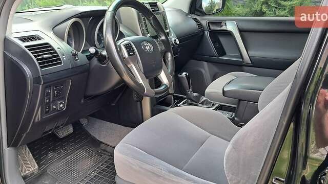 Черный Тойота Ленд Крузер Прадо, объемом двигателя 2.7 л и пробегом 180 тыс. км за 22500 $, фото 3 на Automoto.ua