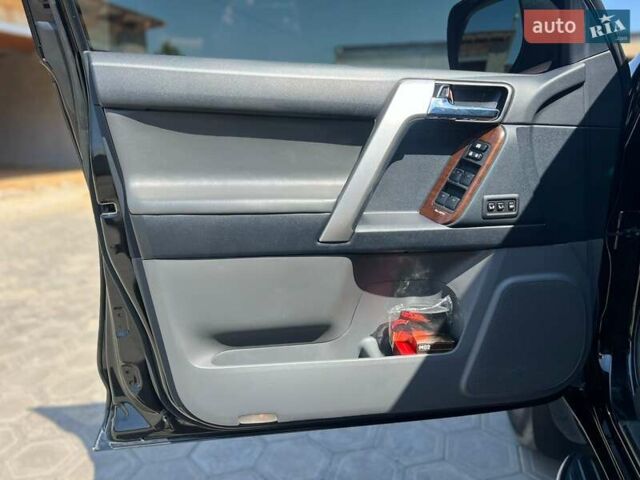 Тойота Ленд Крузер Прадо 2012 в Вознесенске на Automoto.ua Черный Тойота Ленд Крузер Прадо, объемом двигателя 3 л и пробегом 158 тыс. км за 29000 $, фото 12 на Automoto.ua